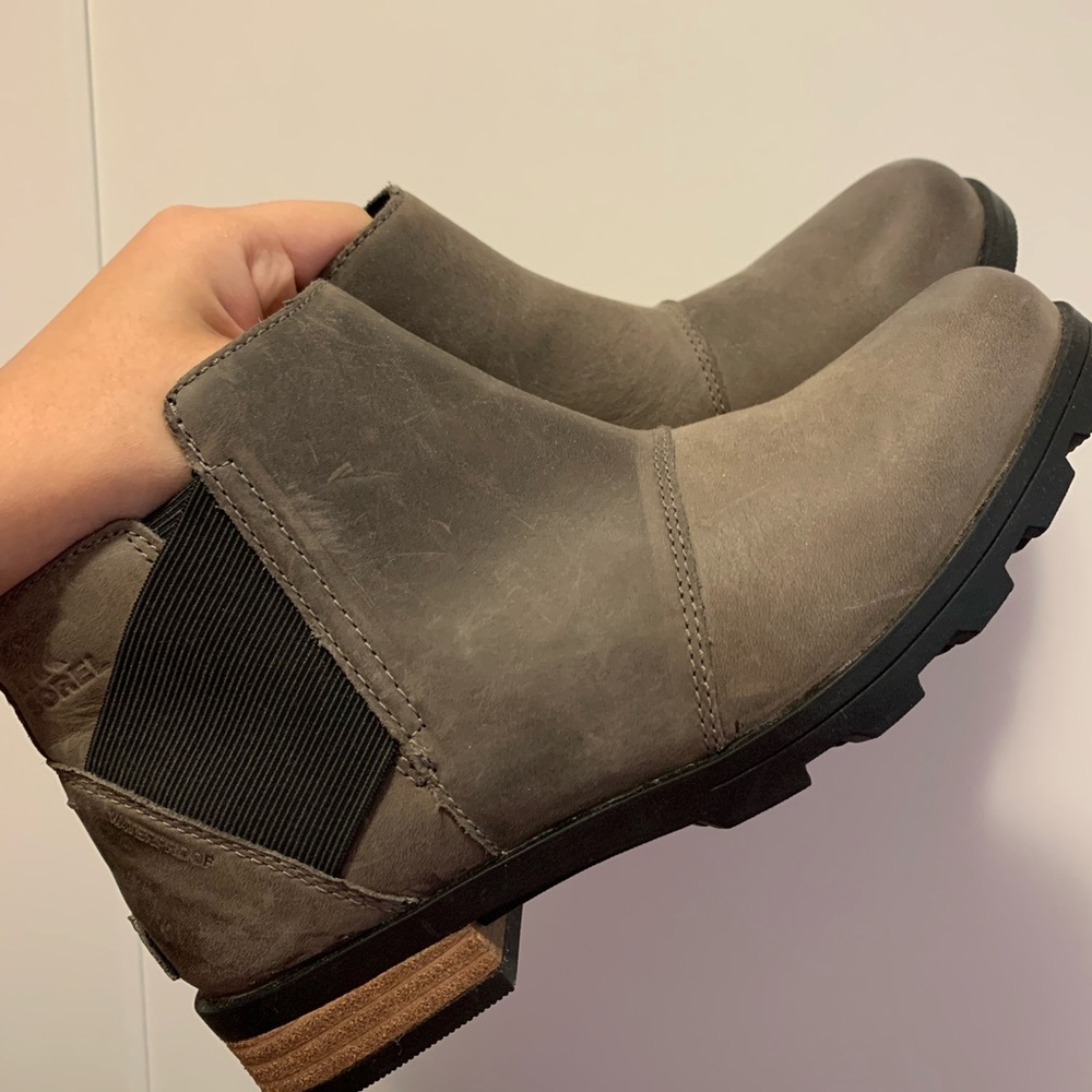 Sorel emelie booties